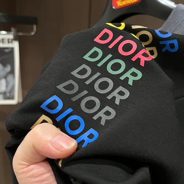 一目惚れ♪ディオール スーパーコピー Multi ロゴ入り Tシャツ 2色 def36009